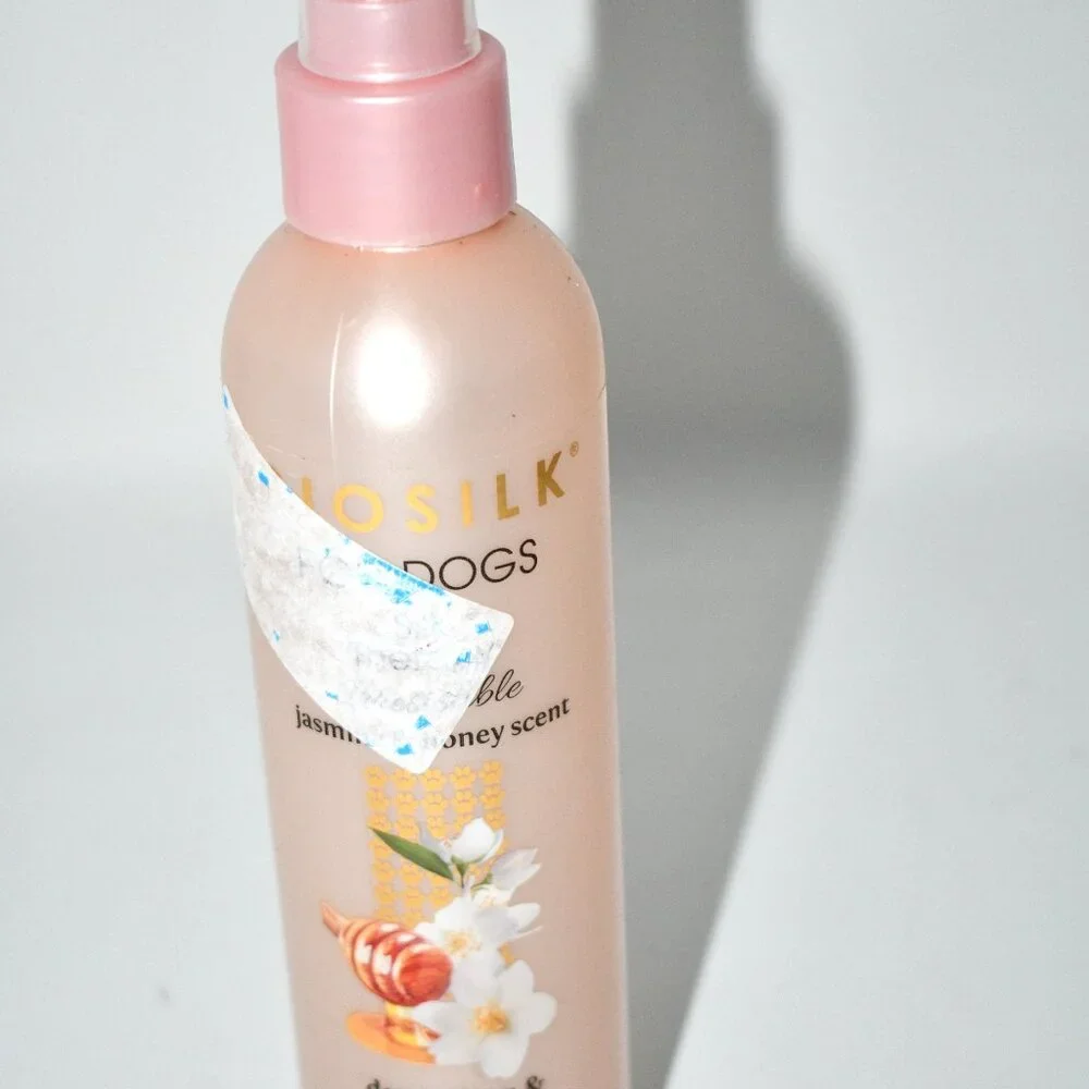 BioSilk for Dogs Silk Therapy Detangling & Shine Spray – Jasmine & Honey Scent,